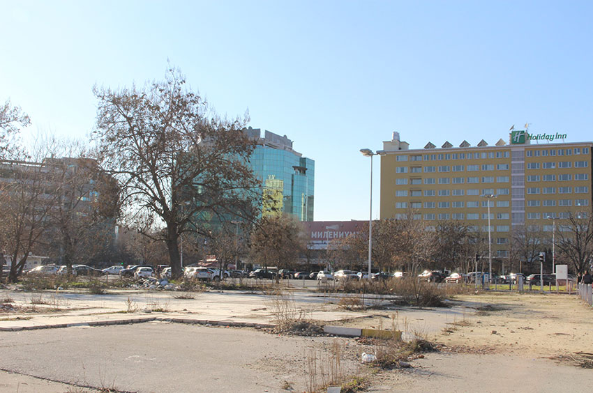 Isceznuva posledniot sloboden prostor vo strogiot centar na Skopje